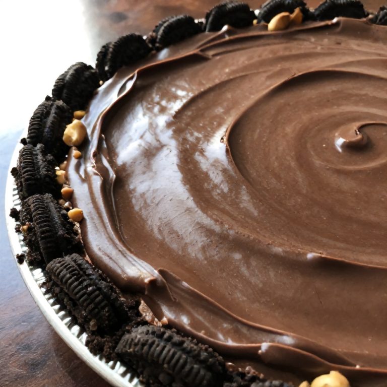 No-Bake Chocolate Peanut Butter Pie